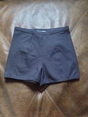 Transit Par Such Women’s Black High-Rise Stretch Shorts